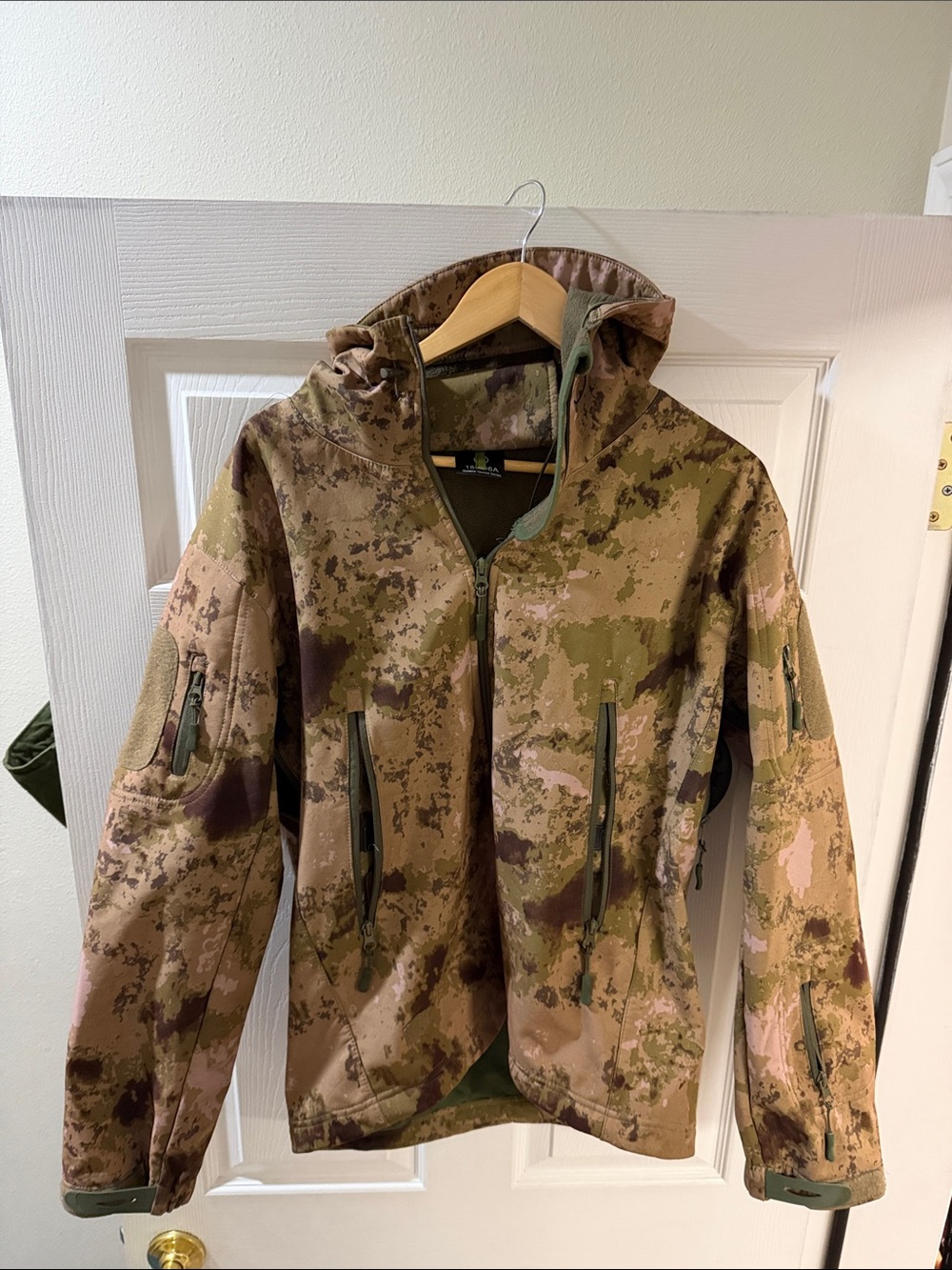Men's Performance Softshell Jacket in Camouflage